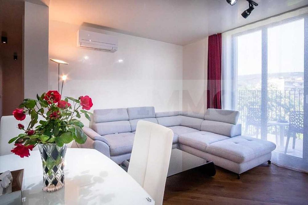 Дава се под наем Тристаен апартамент в Варна, Гръцка махала - 108 кв.м за 2000 € - Снимка #3