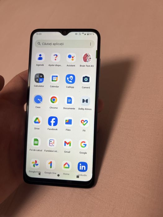 Vand telefon Motorola ,dar mai detin si alte telefoane