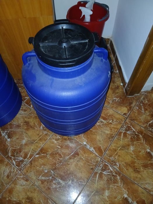 Recipient . 60  litri