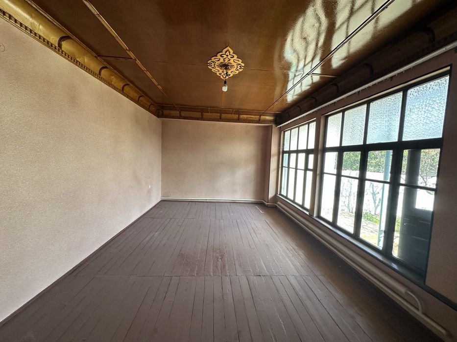 Хасанбой шахар тарафда 7 сотих ховли ер хисобида