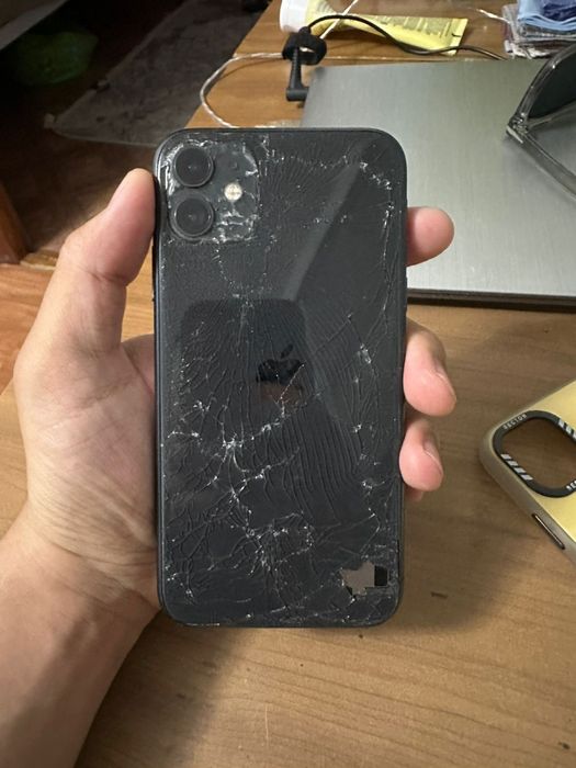 Iphone 11 зарядка есть