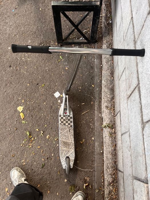 Продам трюковой самокат торг есть