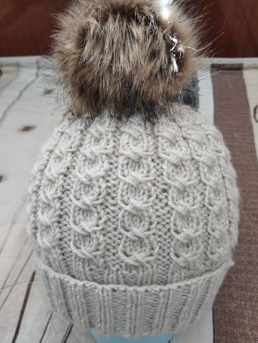 Ръчно плетени дамски шапки