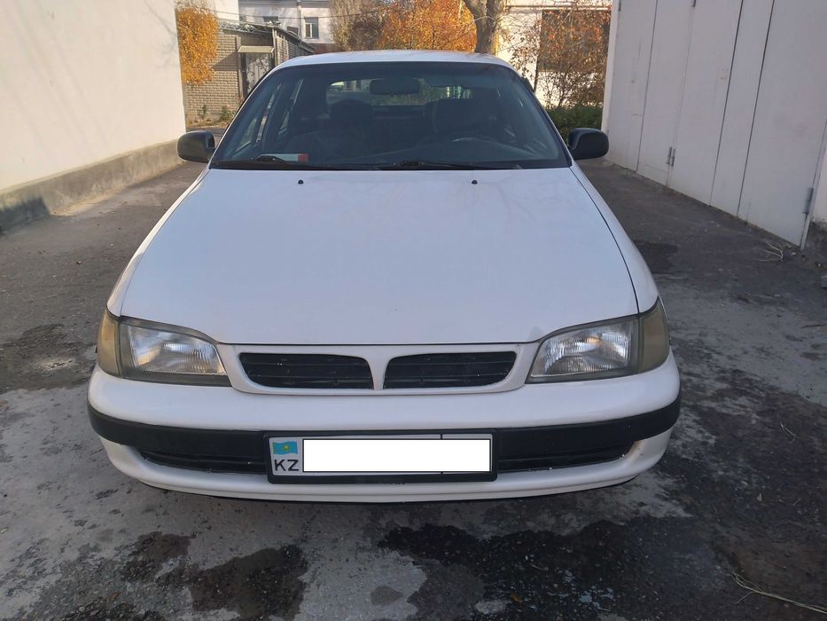 Тойота Карина Е, 1996 г.