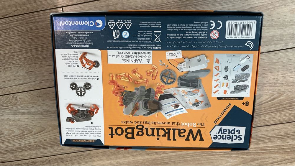 2 броя играчки роботи  Clementoni “Science” серия