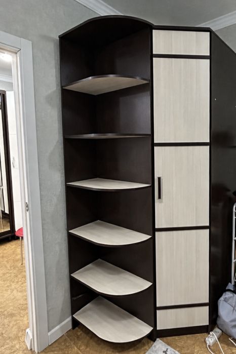 Угловой шкаф в прихожую