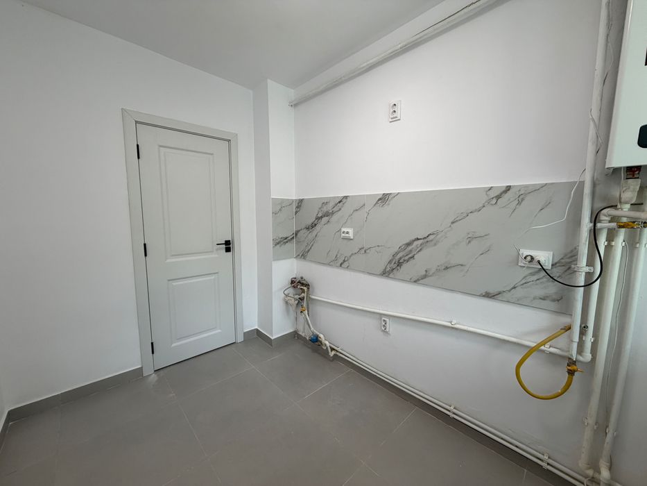P.F Vând apartament 2 camere, etajul 2- Tătărași