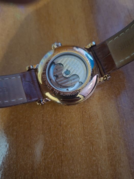 Ceas automatic chirisi stare perfectă  300lei