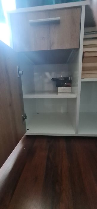 Birou de colț alb lucios, cu stejar, cadou scaun