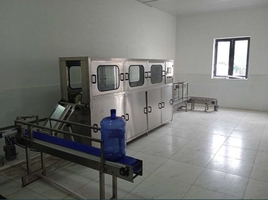 Линия розлива 19 л. Сув куйиш линияси 19 литр.