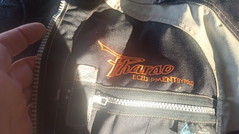 Vând geaca Polo Pharao