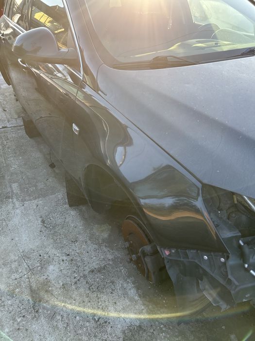 Aripa stanga dreapta opel insignia A an 2010 break culoare Z22C