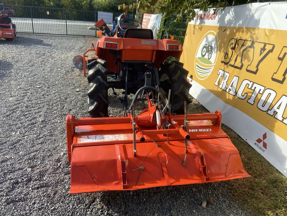 Tractor japonez Kubota , 4x4, 21cp, INALTAT + freza