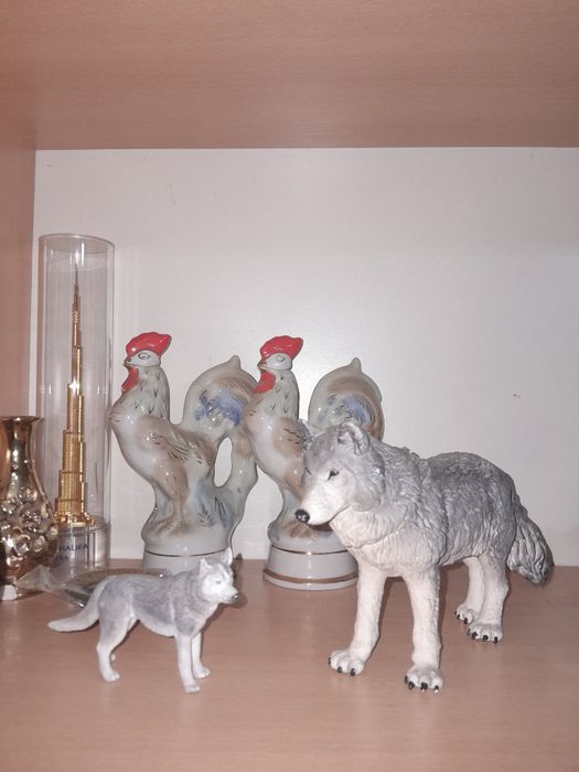 Игрушки животные цена договорная.