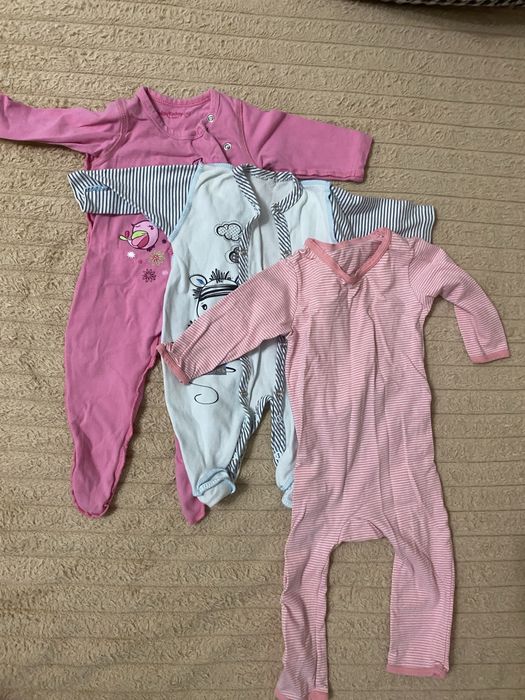 Пакет одежды на новорожденную девочку