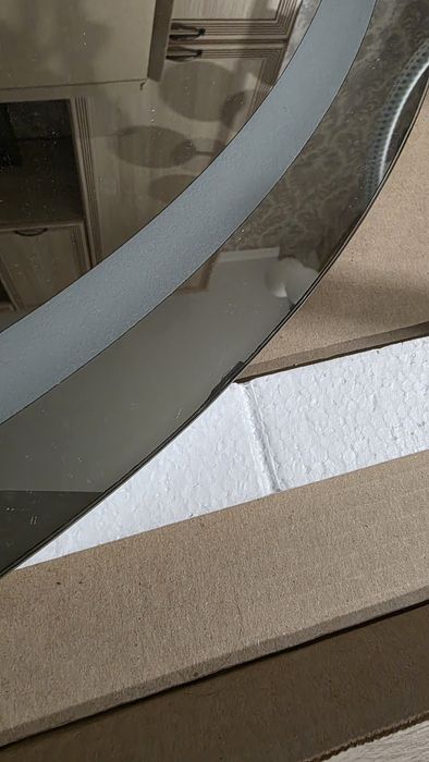 Зеркало с подсветкой в ванну