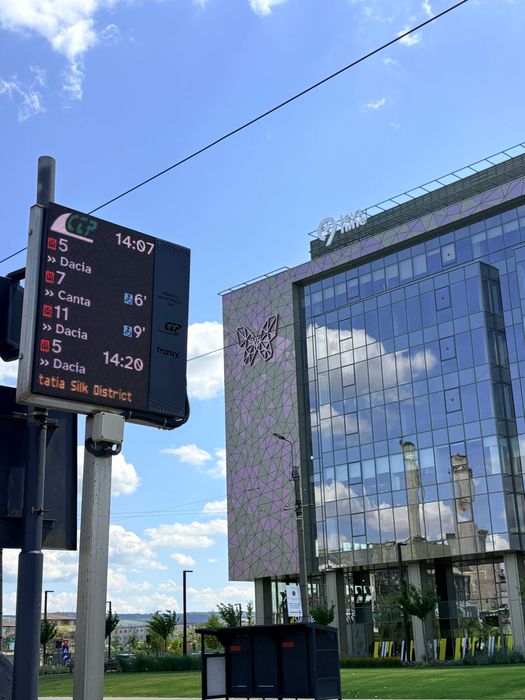 Inchiriez apartament SILK District - cu parcare interioara