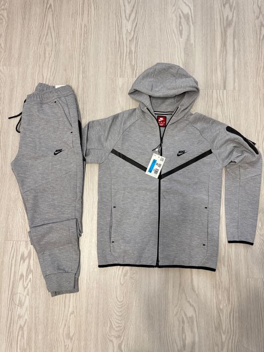 NIKE TECH fleece premium 2025