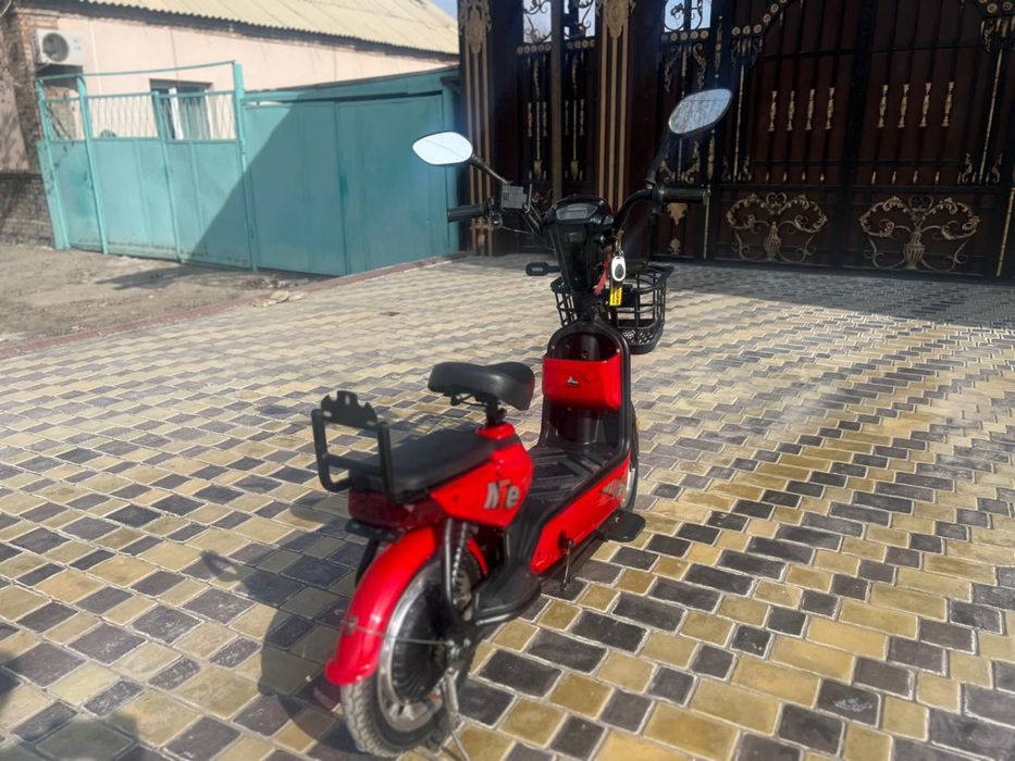 Электроскутер.