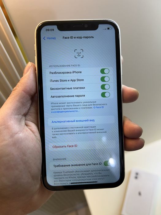 Продам IPhone 11 64гб идеал!