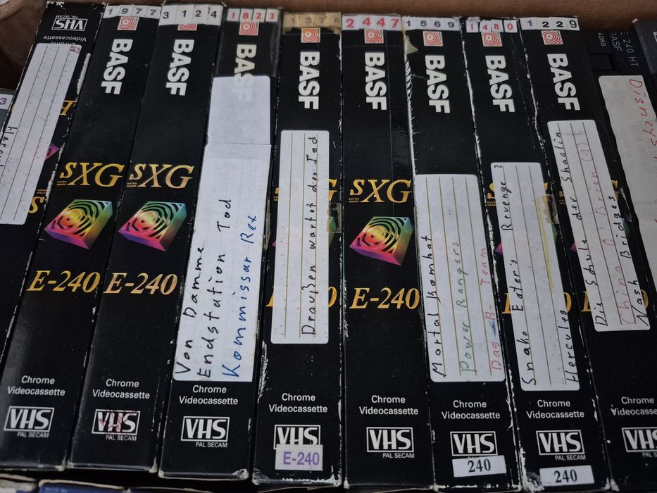 Vând 72 casete video VHS originale Basf ,colecție filme drama,western