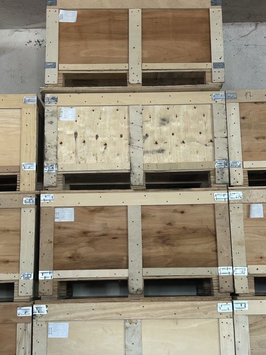 Дървени сандъци с капаци