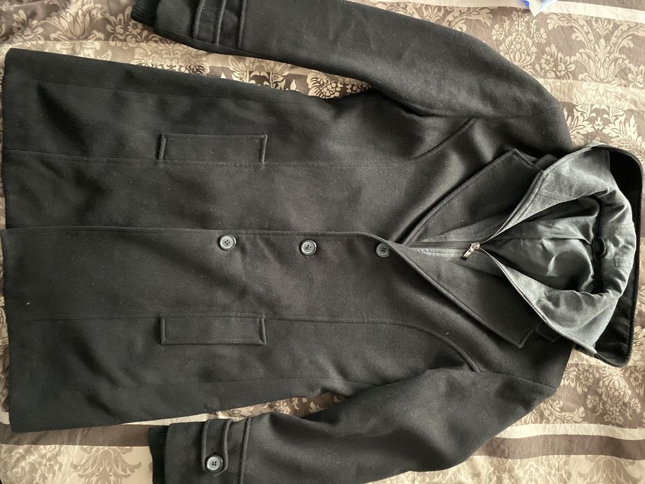 Стилно черно палто с качулка (Slim fit)