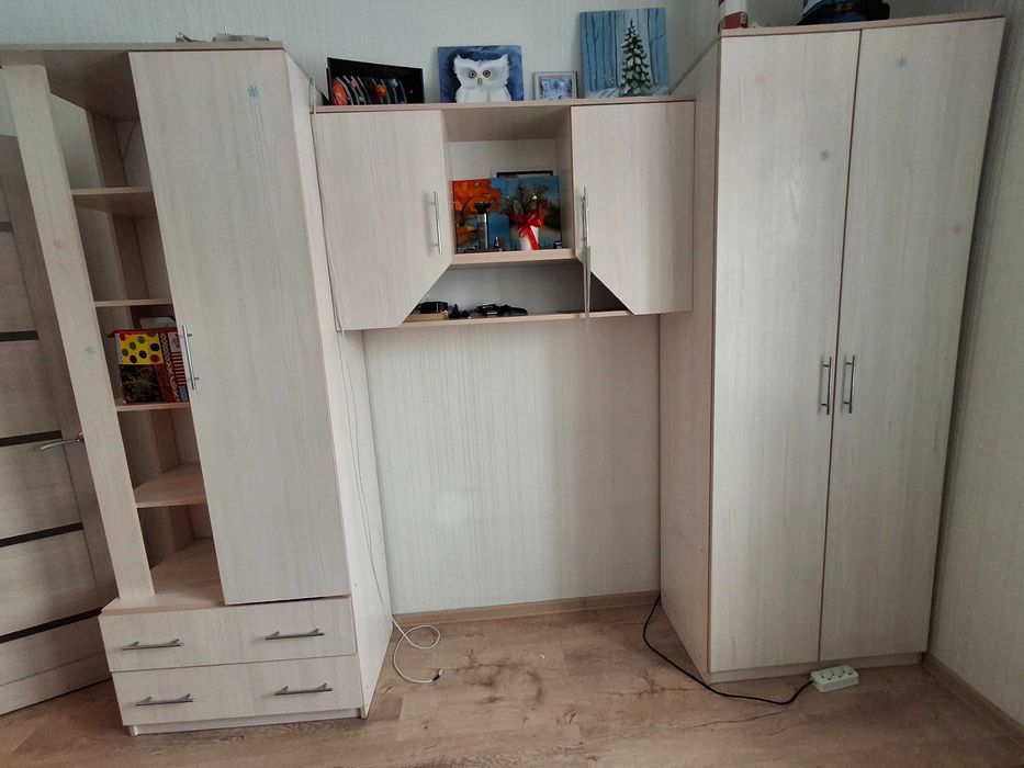 Шкаф, стенка из трех секций