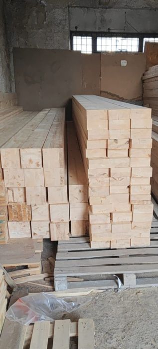 Клееный строганый 180*180сухой брус