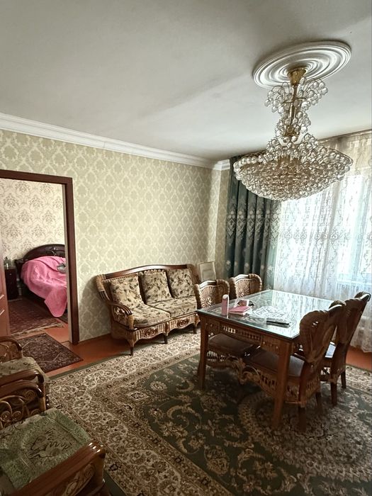 Продам хрустальную люстру