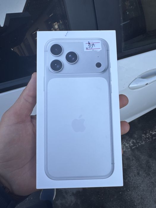 Iphone 17PRO MAX SILVER 256 noviy