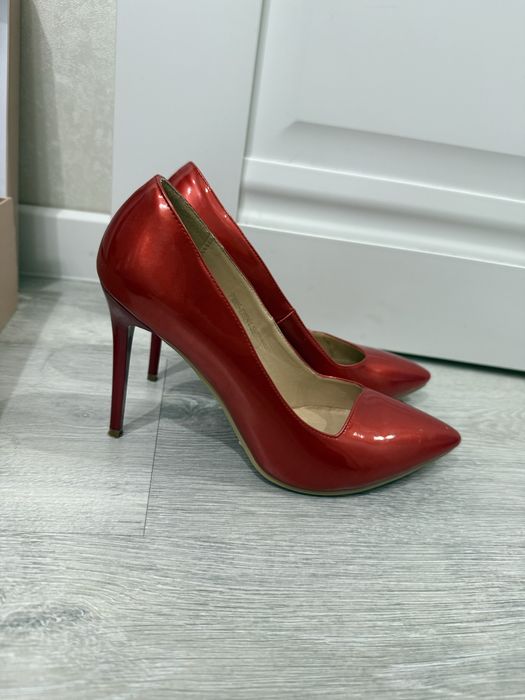 Туфли лодочки 38 размер маломерят