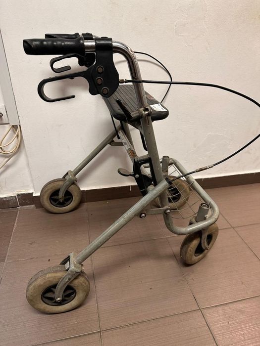 Rolator de mers cu 4 roti, sezut si cos, 120kg -T-