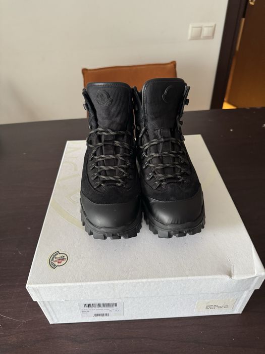 Bocanci incaltaminte Moncler