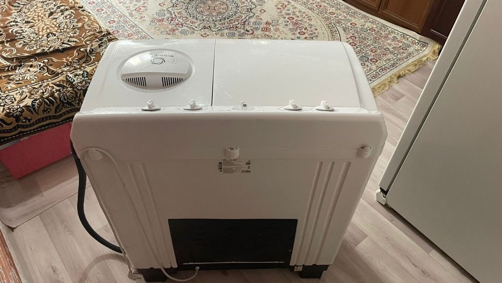 Стиральная машинп полавтомат