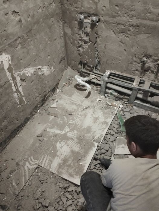 Демонтаж стен перегородок и кафеля уборка вывоз мусора