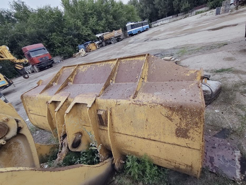 Погрузчик CAT 966