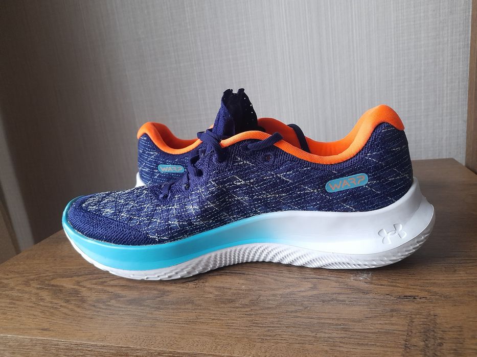 Under armour маратонки 43 номер.