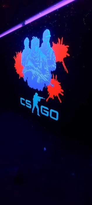 Фосфор yonadigan rasm chizamiz devorga.Художник. Rassom