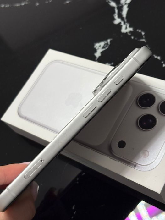 Iphone 17 pro, 256GB, baterie 100%