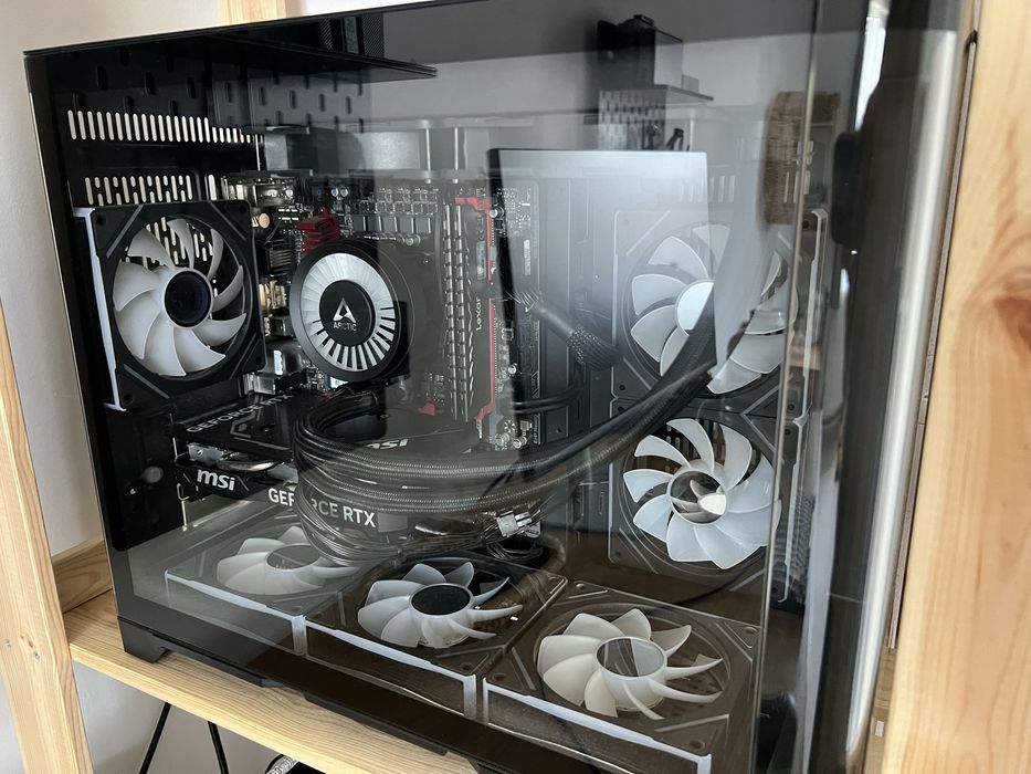 PC Editare Video/Gaming i7-13700KF/RTX4060Ti16GB/32GB RAM/4TB RAM NVMe