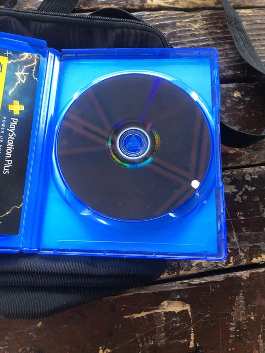 Cod of War игра за PS4