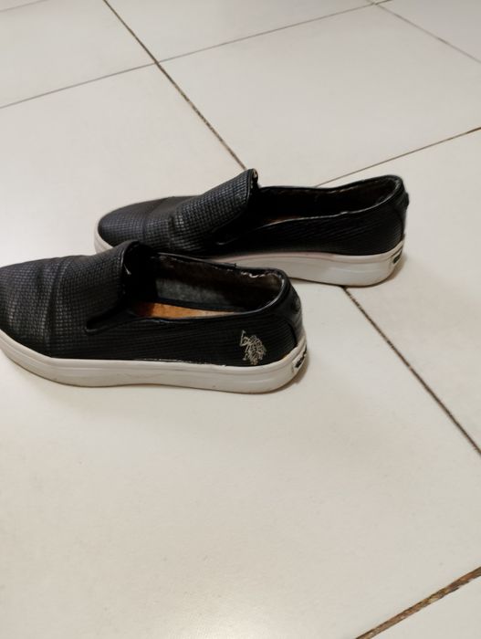 Vând espadrile dama ,piele ecologica,model deosebit,