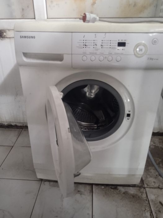 Срочно продам стиральную машину