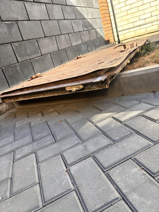 Продам железную советскую дверь