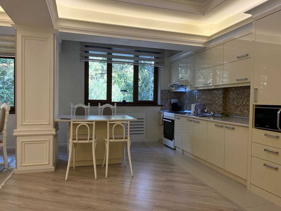 В центре (район ЦУМа) сдаётся 2 комнатная квартира