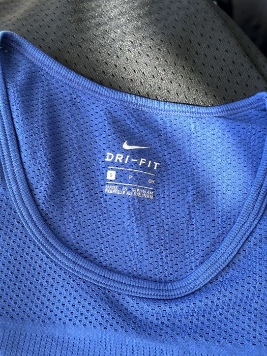 Дамска спортна тениска Nike Dri-Fit - размер S, Отлично състояние