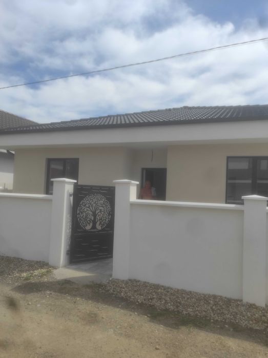 Casa pe parter de vanzare