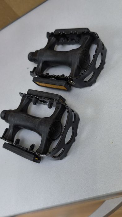 Бесплатно, педали для МТБ вела