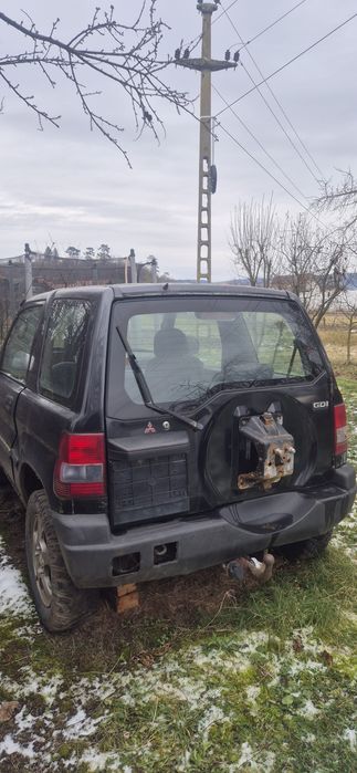 Mitsubishi pajero pinin